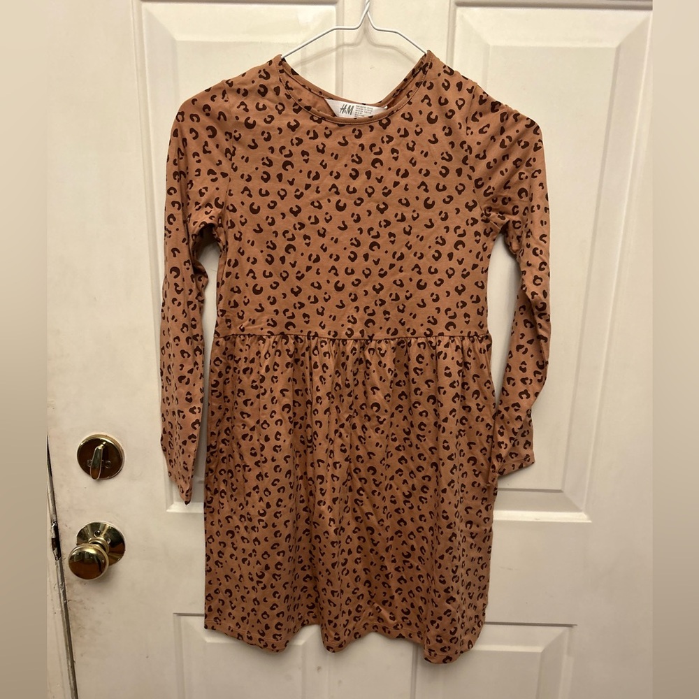 NWT H&M cheetah dress size 8-10. Long sleeves, drop waist. Tan w/brown spots